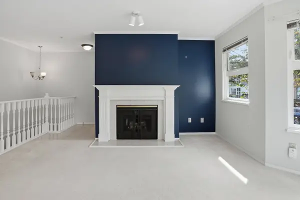 737 W 7th AVE, Vancouver, BC V5Z 1B9