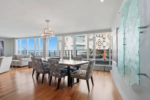 1762 Davie ST #701, Vancouver, BC V6G 1W2