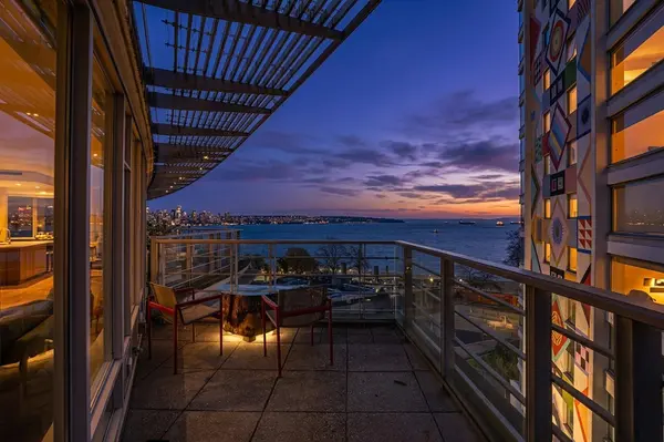 1762 Davie ST #701, Vancouver, BC V6G 1W2