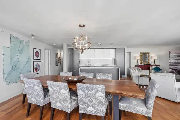 1762 Davie ST #701, Vancouver, BC V6G 1W2