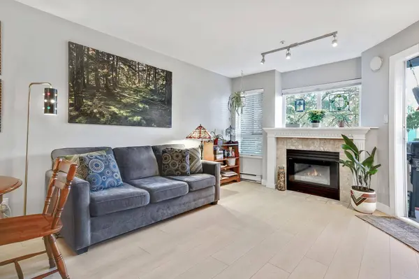 1738 Frances ST #207, Vancouver, BC V5L 1Z6