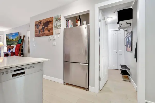 1738 Frances ST #207, Vancouver, BC V5L 1Z6
