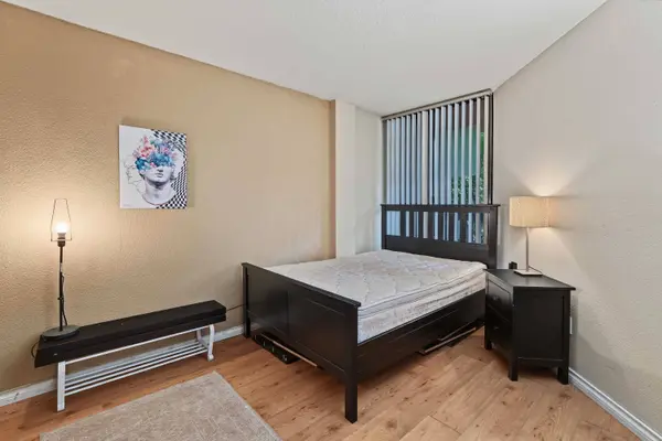 950 Drake ST #206, Vancouver, BC V6Z 2B9