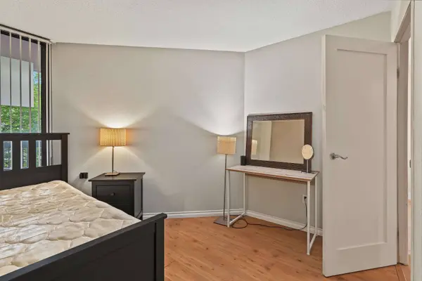 950 Drake ST #206, Vancouver, BC V6Z 2B9