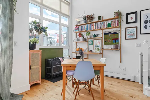 1330 Graveley ST #308, Vancouver, BC V5L 3A2