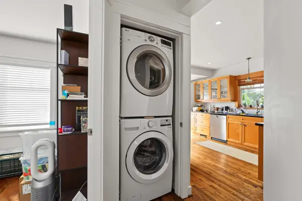 462 W 19th Ave, Vancouver, BC V5Y 2B9