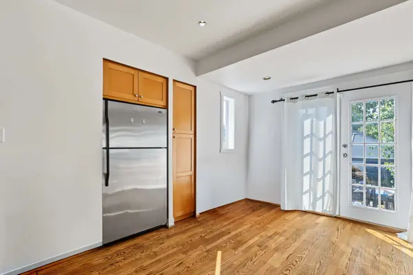 462 W 19th Ave, Vancouver, BC V5Y 2B9