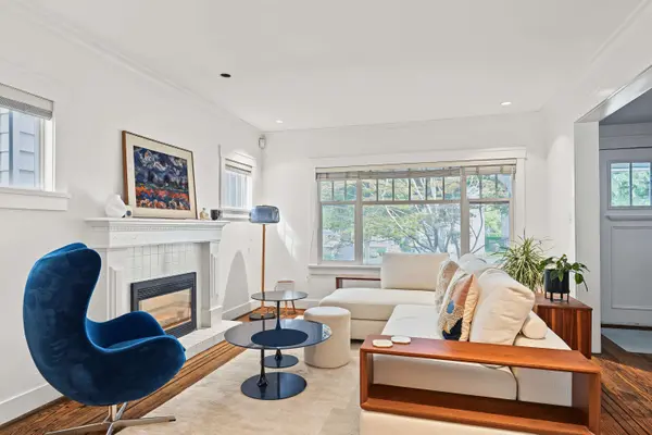 462 W 19th Ave, Vancouver, BC V5Y 2B9