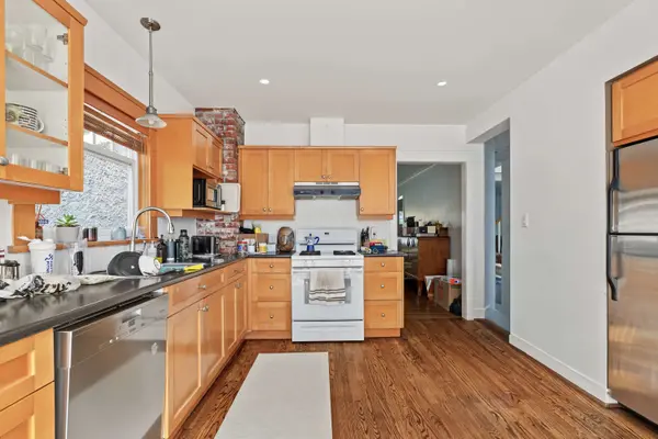 462 W 19th Ave, Vancouver, BC V5Y 2B9