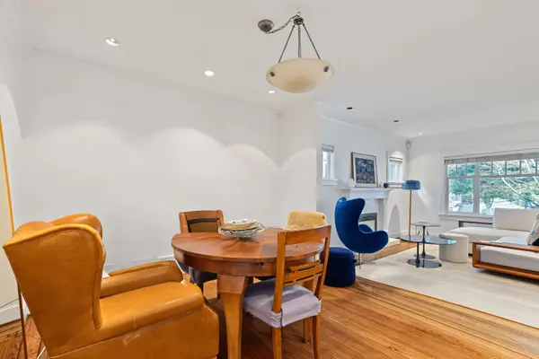 462 W 19th Ave, Vancouver, BC V5Y 2B9