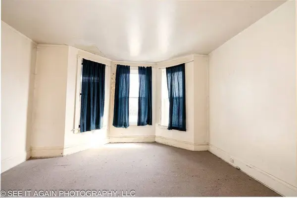 7930 S Luella AVE, Chicago, IL 60617