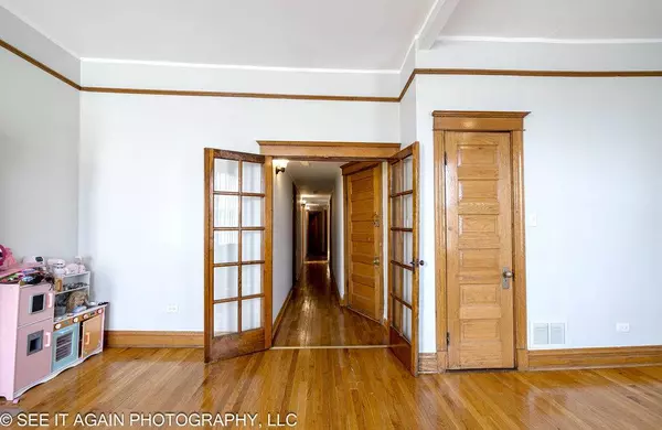 5942 S Calumet AVE #2, Chicago, IL 60637