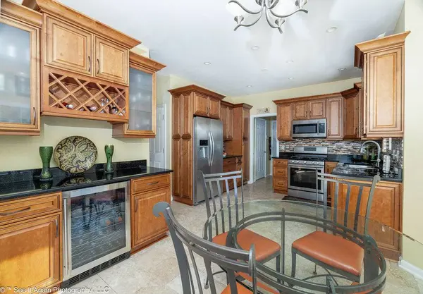 1705 Seward ST, Roselle, IL 60172