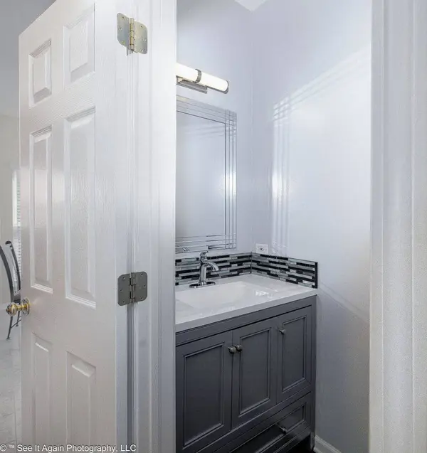 1705 Seward ST, Roselle, IL 60172