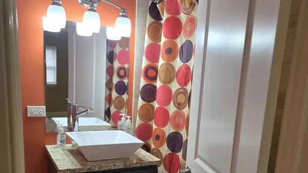 5948 S King DR #1, Chicago, IL 60637