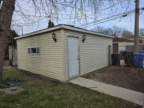 8531 S Euclid AVE, Chicago, IL 60617