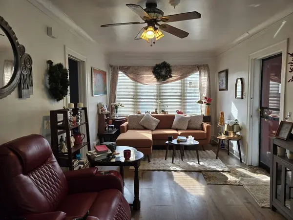 8531 S Euclid AVE, Chicago, IL 60617