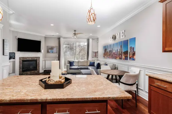 4412 S INDIANA AVE #2S, Chicago, IL 60653