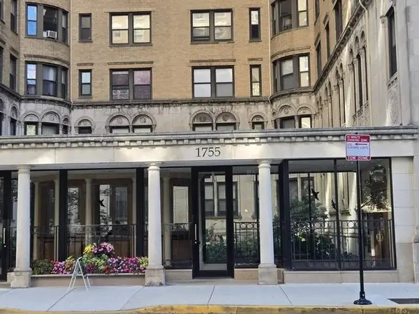 1755 E 55th ST #901, Chicago, IL 60615