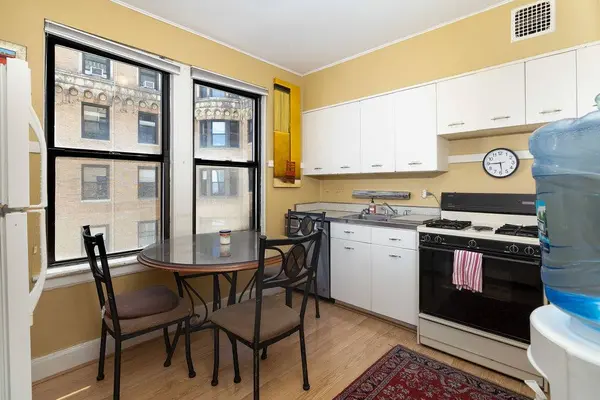 1755 E 55th ST #901, Chicago, IL 60615
