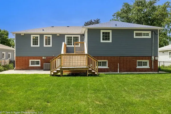 10007 S Kolin AVE, Oak Lawn, IL 60453