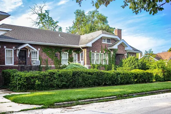 8001 S Oglesby AVE, Chicago, IL 60617