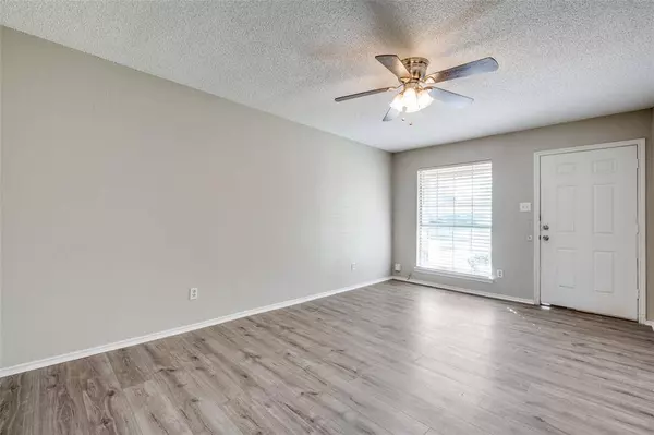 815 Thedford, Seagoville, TX 75159