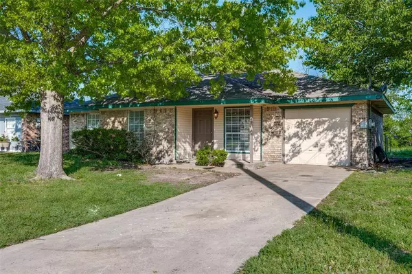 815 Thedford, Seagoville, TX 75159