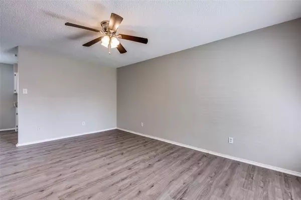 815 Thedford, Seagoville, TX 75159