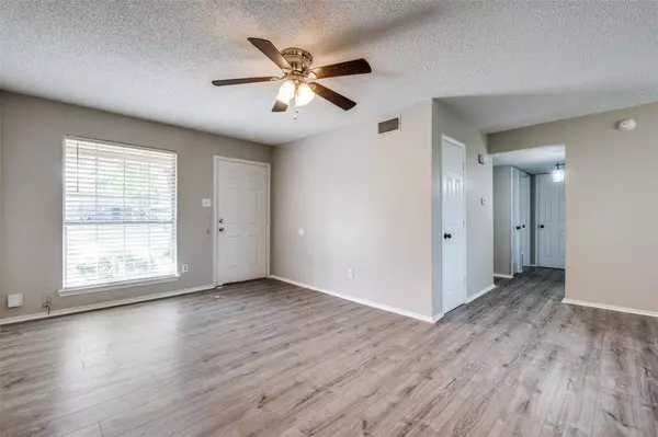 815 Thedford, Seagoville, TX 75159