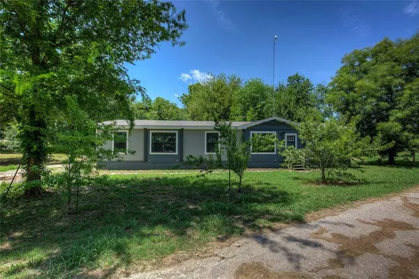 3910 High Land Drive, Lone Oak, TX 75453