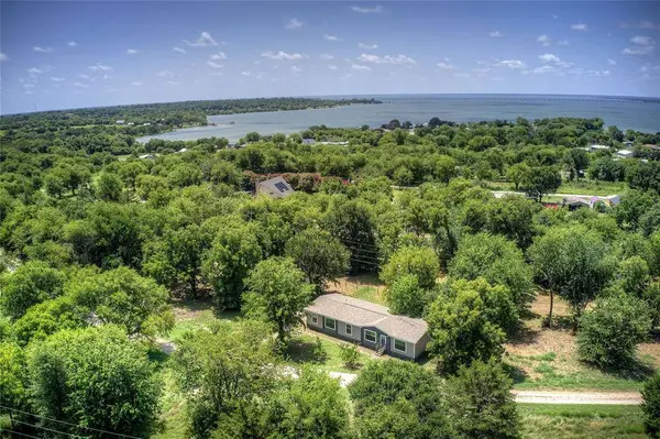 3910 High Land Drive, Lone Oak, TX 75453