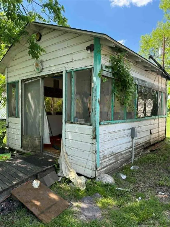 2671 Moffatt Avenue, Dallas, TX 75216