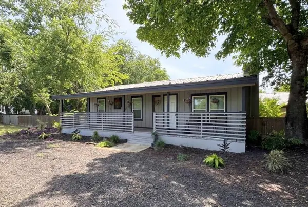 1101 Redoak Drive, West Tawakoni, TX 75474