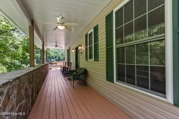 95 Cherokee AVE, Andrews, NC 28901