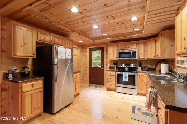 235 Huntington CIR, Murphy, NC 28906