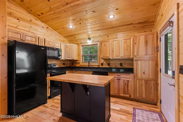 225 Dawsons LN, Murphy, NC 28906