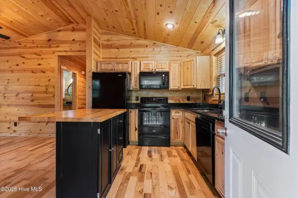 225 Dawsons LN, Murphy, NC 28906