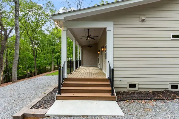 52 Honeysuckle DR, Blairsville, GA 30512