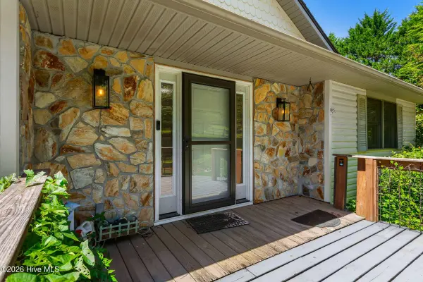 11 Turkey TRL, Warne, NC 28909