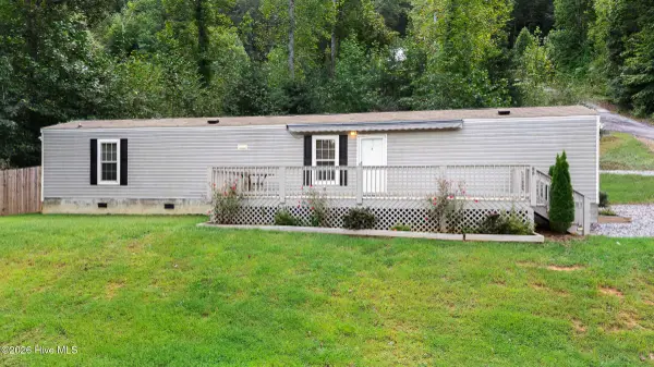 85 Wounded Knee LN, Hayesville, NC 28904
