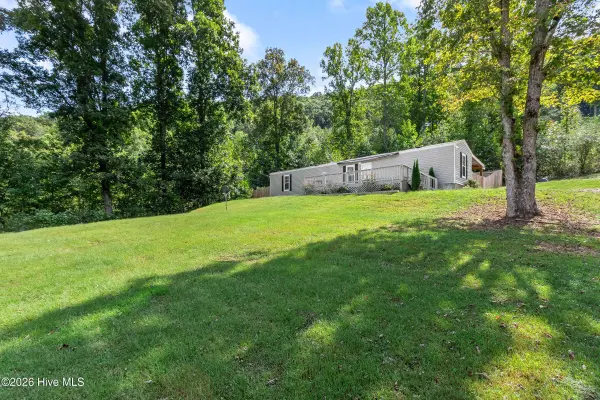 85 Wounded Knee LN, Hayesville, NC 28904