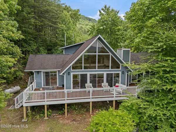 181 Rice LN, Marble, NC 28905