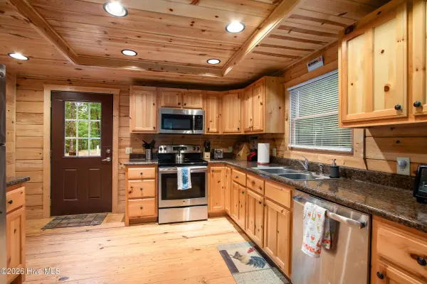 235 Huntington CIR, Murphy, NC 28906