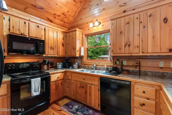 104 Antler LN, Murphy, NC 28906