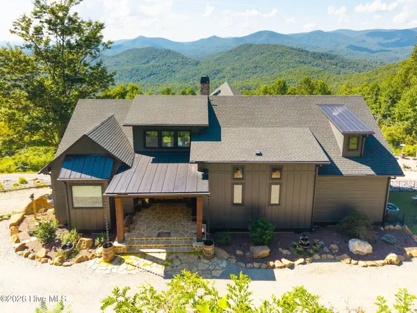 100 Little Den RD, Murphy, NC 28906