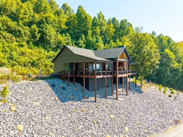 100 Little Den Lane, Murphy, NC 28906