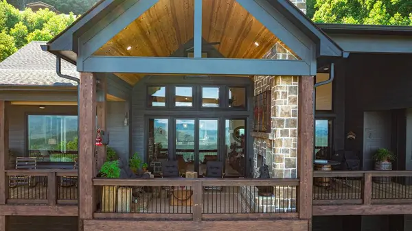 100 Little Den Lane, Murphy, NC 28906