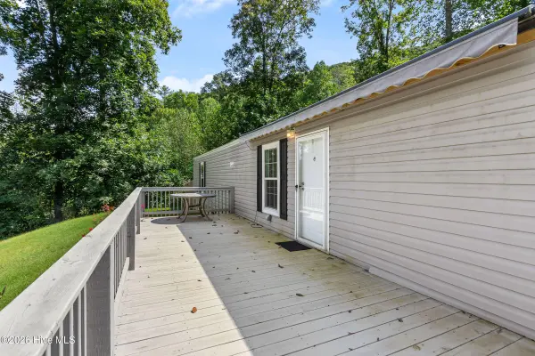 85 Wounded Knee LN, Hayesville, NC 28904