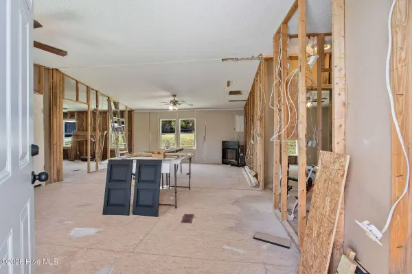 258 Bobcat LN, Warne, NC 28909